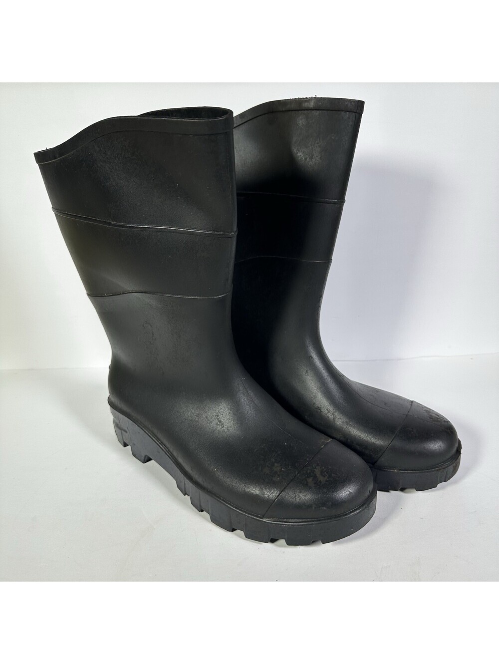 Womens Size 10 Black Rubber Rain Boots Mid Calf Pull On Made in USA Mud